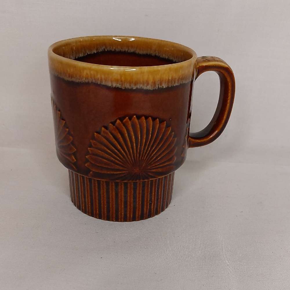 Vintage 70's Shell Mug Made In Japan Drop Glaze